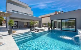 Villa Omnia
